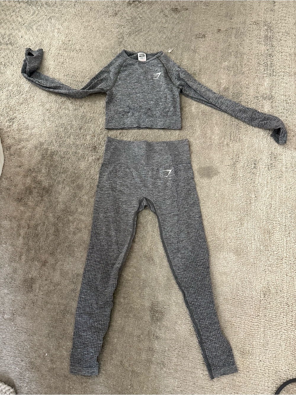 Gymshark Gray Seamless Long Sleeve Crop Top & Leggings Set - Heathered Gray
